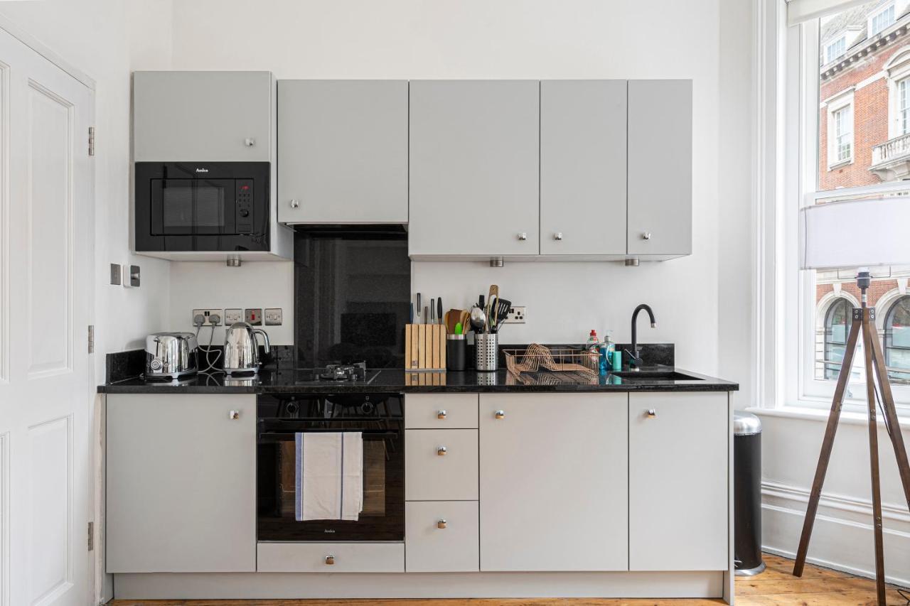Chic Apartment Near Kensington Palace Лондон Экстерьер фото